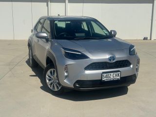 2020  Toyota Yaris Cross GX SUV (Stunning Silver) Used Car Thumbnail