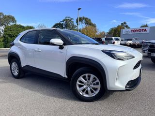 2024  Toyota Yaris Cross GX SUV (Frosted White) Used Car Thumbnail