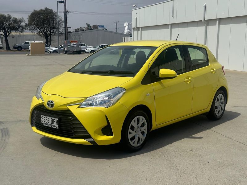 2017 Toyota Yaris Ascent Manual Photo 2