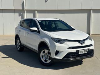 2017  Toyota RAV4 GX SUV (Glacier White) Used Car Thumbnail