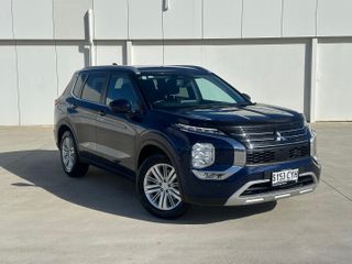 2023  Mitsubishi Outlander LS SUV (Cosmic Blue) Used Car Thumbnail