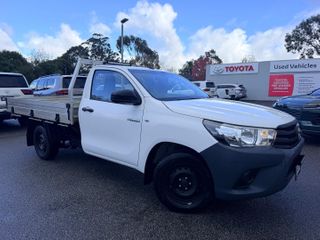 2017  Toyota Hilux Workmate Cab Chassis (Glacier White) Used Car Thumbnail