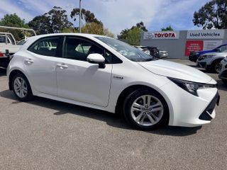 2022  Toyota Corolla Ascent Sport Hybrid Hatch (Glacier White) Used Car Thumbnail
