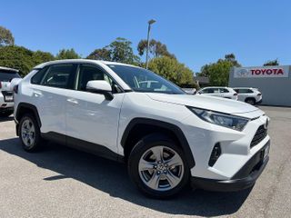 2022  Toyota RAV4 GX SUV (Glacier White) Used Car Thumbnail