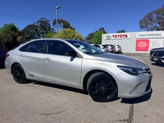 2016  Toyota Camry RZ Sedan (Silver Pearl) Used Car Thumbnail