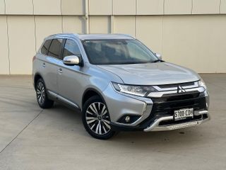 2020 Mitsubishi Outlander LS SUV (Sterling Silver) Used Car Thumbnail