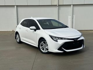 2022 Toyota Corolla Ascent Sport Hatch (Glacier White) Used Car Thumbnail