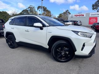 2019  Toyota RAV4 Cruiser SUV (Crystal Pearl) Used Car Thumbnail