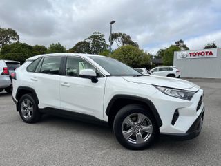 2022  Toyota RAV4 GX SUV (Glacier White) Used Car Thumbnail