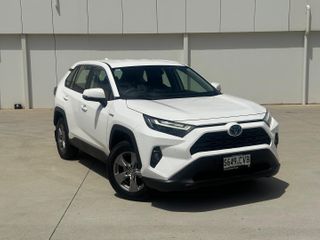 2023  Toyota RAV4 GX SUV (Glacier White) Used Car Thumbnail