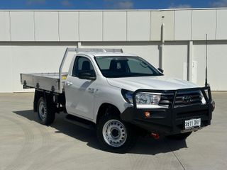 2023  Toyota Hilux SR Cab Chassis (Glacier White) Used Car Thumbnail