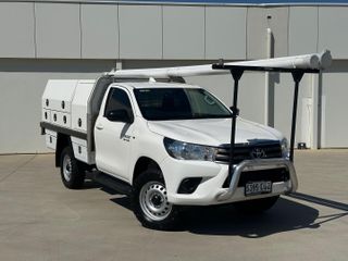 2023 Toyota Hilux SR Cab Chassis (Glacier White) Used Car Thumbnail
