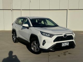 2022  Toyota RAV4 GX SUV (Glacier White) Used Car Thumbnail