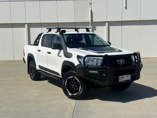 2019 Toyota Hilux Rugged Ute (Glacier White) Used Car Thumbnail
